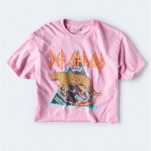 Def Leppard Animal Graphic Tee Pink | Cropped Raw Hem Band Tee